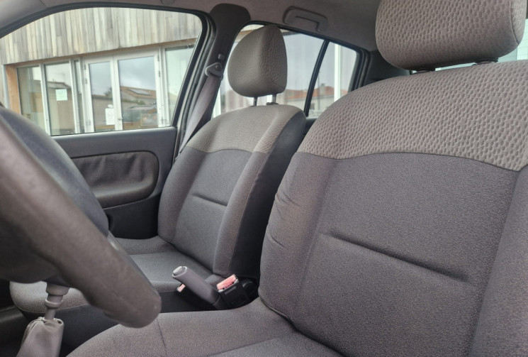 Renault Clio  II 5 Portes 1.2 i 60 / BON ETAT / ENTRETIEN COMPLET