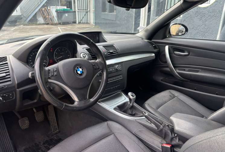 BMW Série 1 118i CABRIOLET 143 CV / EXCELLENET ETAT / INTERIEUR CUIR / GPS / BLUETOOH / SUIVI 