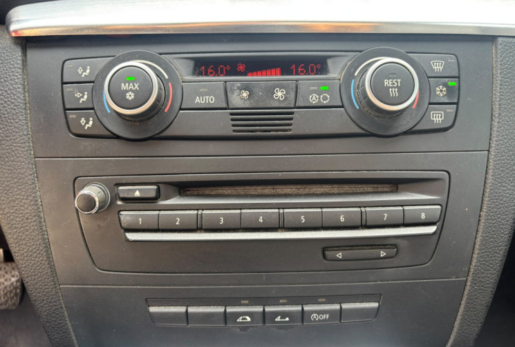 BMW Série 1 118i CABRIOLET 143 CV / EXCELLENET ETAT / INTERIEUR CUIR / GPS / BLUETOOH / SUIVI 