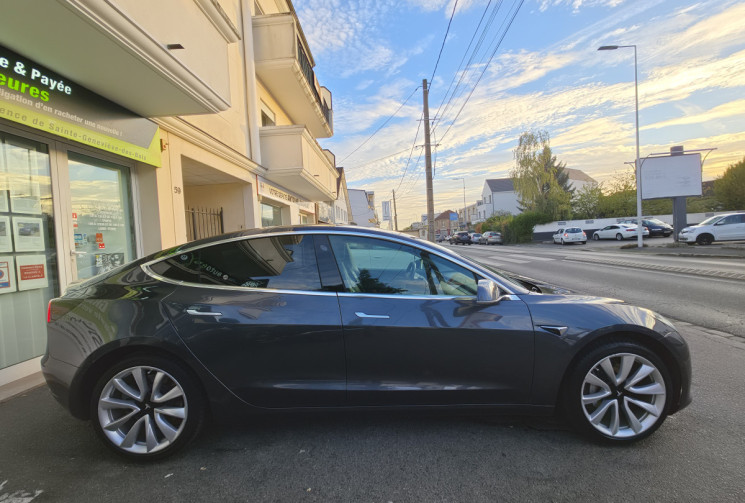 Tesla Model 3  Standard Range Plus 325 cv Boîte auto