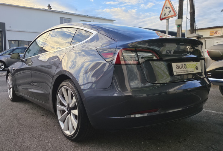 Tesla Model 3  Standard Range Plus 325 cv Boîte auto