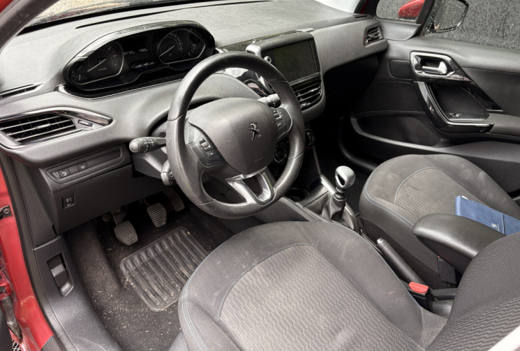 Peugeot 208 1.2 THP 110cv