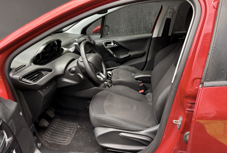 Peugeot 208 1.2 THP 110cv