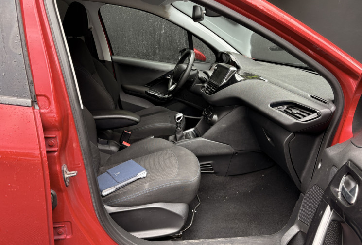 Peugeot 208 1.2 THP 110cv
