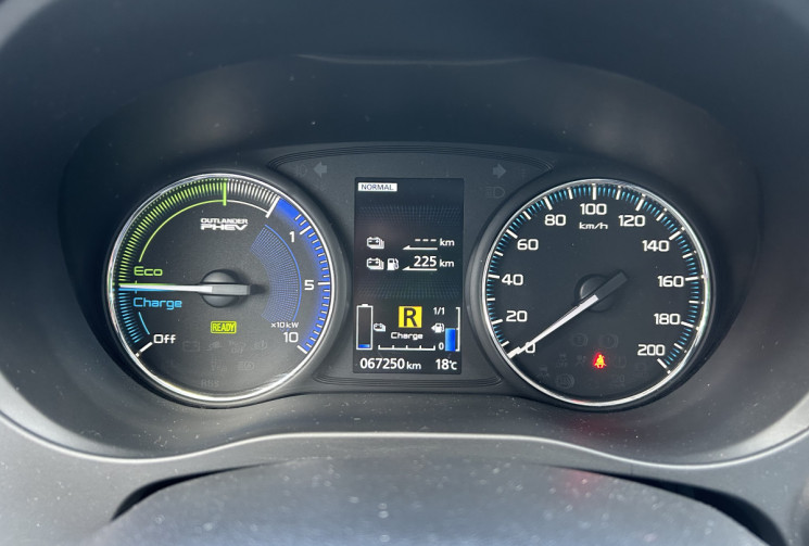 Mitsubishi OUTLANDER Intense Twin Motors 2.4 Hybride PHEV 224 cv 4 WD