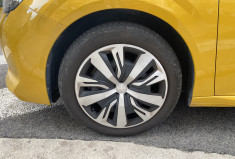 Peugeot 208 1.2 PureTech EAT8 100 CH Active DISTRI OK / 66300 KMS