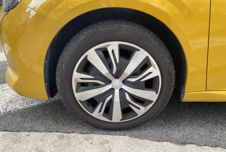 Peugeot 208 1.2 PureTech EAT8 100 CH Active DISTRI OK / 66300 KMS