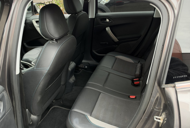 Peugeot 2008 1.2 110CV Urban Soul / 1ere main / Suivi complet / Courroie changée 