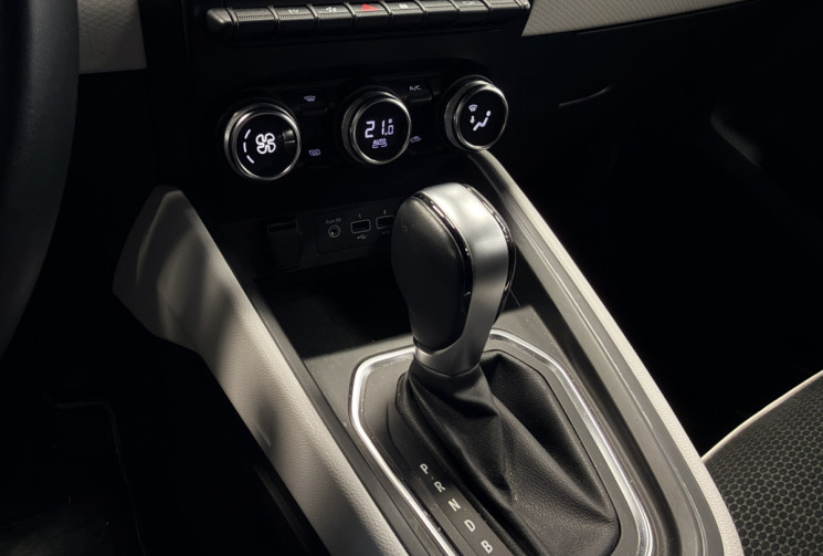Renault CLIO V 1.6 E-TECH 140 HEV Intens - caméra 360 - Carplay - Attelage - Suivie Renault