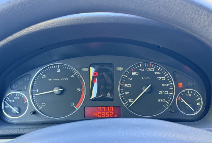 Peugeot 407 1.6 HDi 110 ch Premium Pack Limited / Propriétaire actuel depuis 2008 / Distri neuve