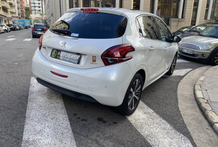 Peugeot 208 1.2 110 CH ROLAND GARROS BOITE AUTO 86400 KMS