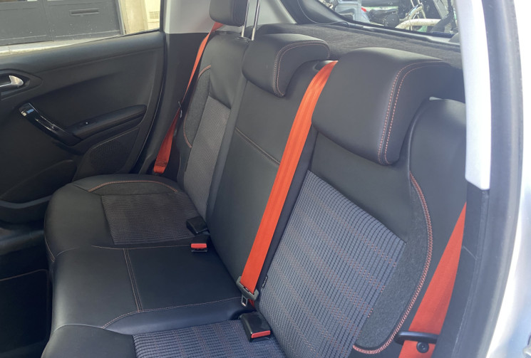 Peugeot 208 1.2 110 CH ROLAND GARROS BOITE AUTO 86400 KMS