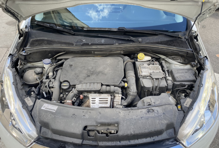 Peugeot 208 1.2 110 CH ROLAND GARROS BOITE AUTO 86400 KMS