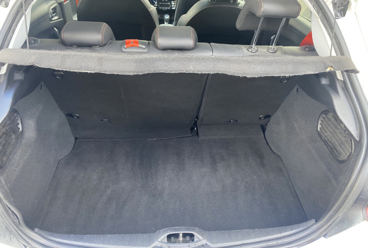 Peugeot 208 1.2 110 CH ROLAND GARROS BOITE AUTO 86400 KMS