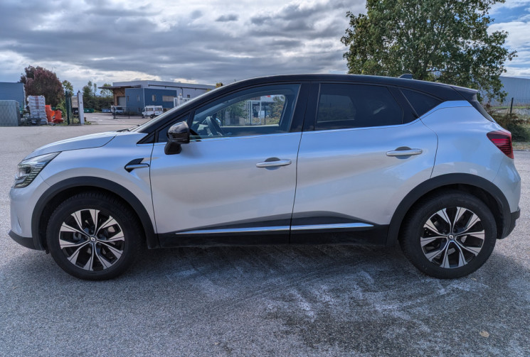 Renault Captur 1.6 E-TECH FULL HYBRID 145 TECHNO