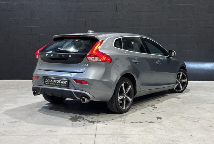 Volvo V40 D3 2.0 150cv R-DESIGN / SIEGES CUIR-ALCANTARA / RADARS AR / FEUX LED 