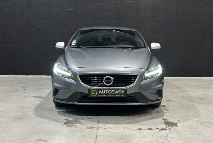 Volvo V40 D3 2.0 150cv R-DESIGN / SIEGES CUIR-ALCANTARA / RADARS AR / FEUX LED 