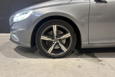 Volvo V40 D3 2.0 150cv R-DESIGN / SIEGES CUIR-ALCANTARA / RADARS AR / FEUX LED 
