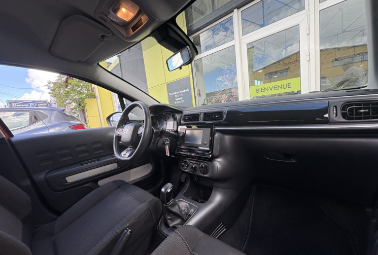 Citroën C3 III Phase 2 1.2 VTi PureTech 12V 83 cv // Première main// Faible Kilométrage
