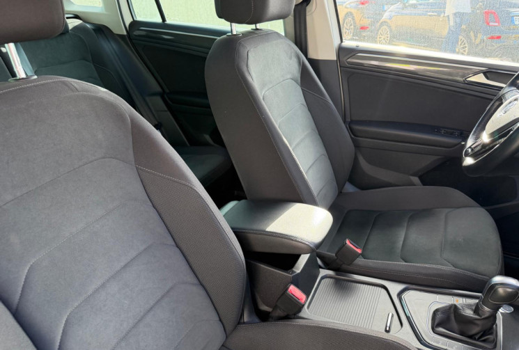 Volkswagen Tiguan 2.0 TDI 150 CARAT R LINE / TOIT OUVRANT / APPLE CAR PLAY / SUIVI VOLKSWAGEN 