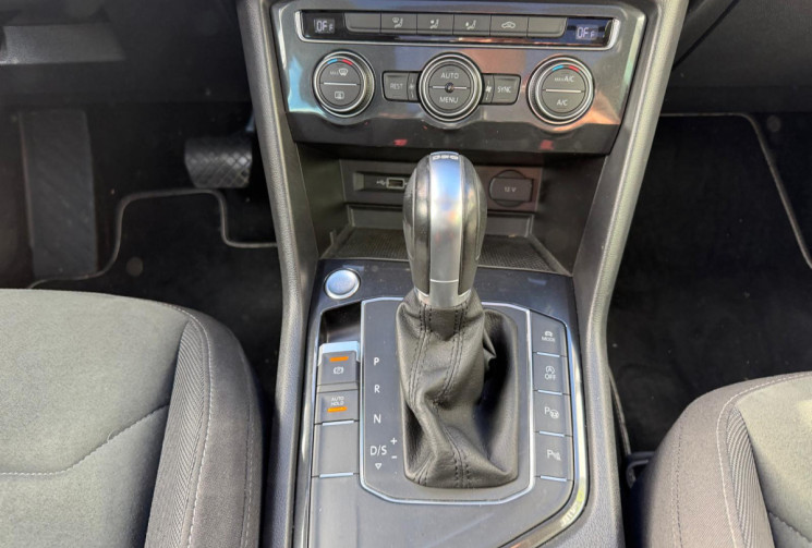 Volkswagen Tiguan 2.0 TDI 150 CARAT R LINE / TOIT OUVRANT / APPLE CAR PLAY / SUIVI VOLKSWAGEN 