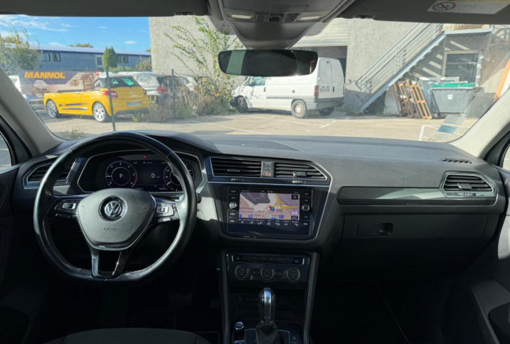 Volkswagen Tiguan 2.0 TDI 150 CARAT R LINE / TOIT OUVRANT / APPLE CAR PLAY / SUIVI VOLKSWAGEN 
