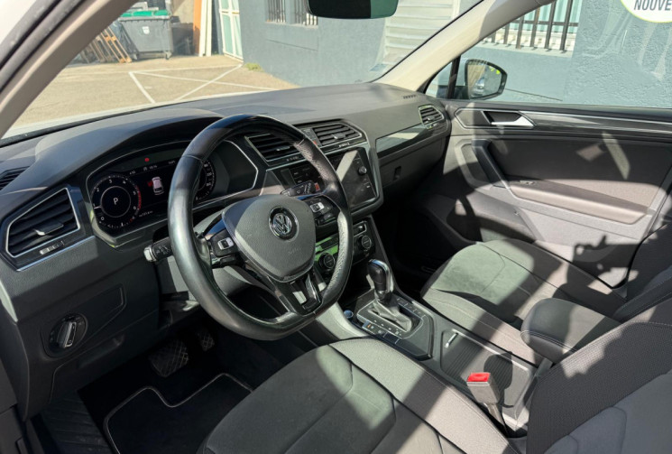 Volkswagen Tiguan 2.0 TDI 150 CARAT R LINE / TOIT OUVRANT / APPLE CAR PLAY / SUIVI VOLKSWAGEN 