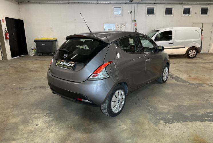 Lancia YPSILON 1.2 Gold 69 /Distribution neuve/KM vérifié/Clim/Régulateur/Idéal Jeune permis