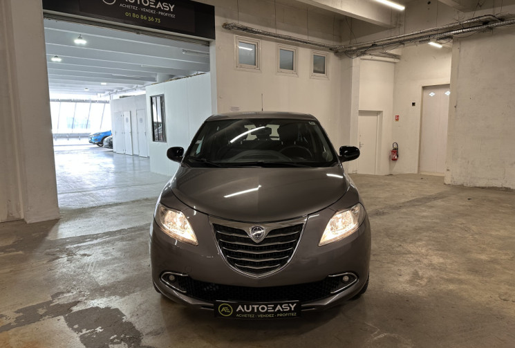 Lancia YPSILON 1.2 Gold 69 /Distribution neuve/KM vérifié/Clim/Régulateur/Idéal Jeune permis