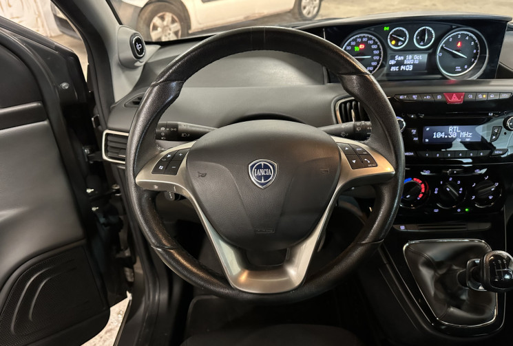 Lancia YPSILON 1.2 Gold 69 /Distribution neuve/KM vérifié/Clim/Régulateur/Idéal Jeune permis