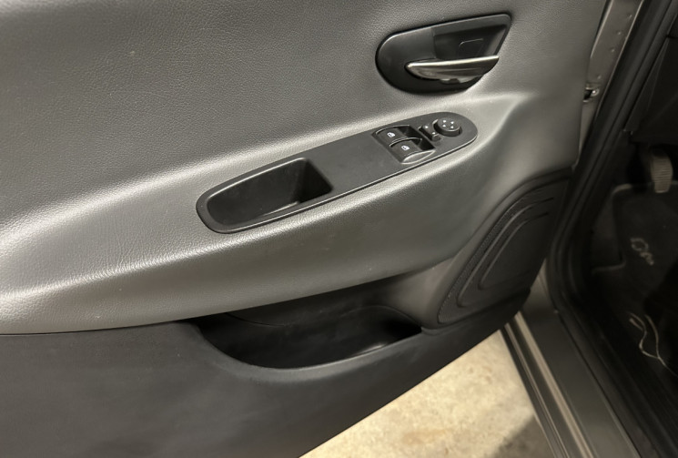 Lancia YPSILON 1.2 Gold 69 /Distribution neuve/KM vérifié/Clim/Régulateur/Idéal Jeune permis
