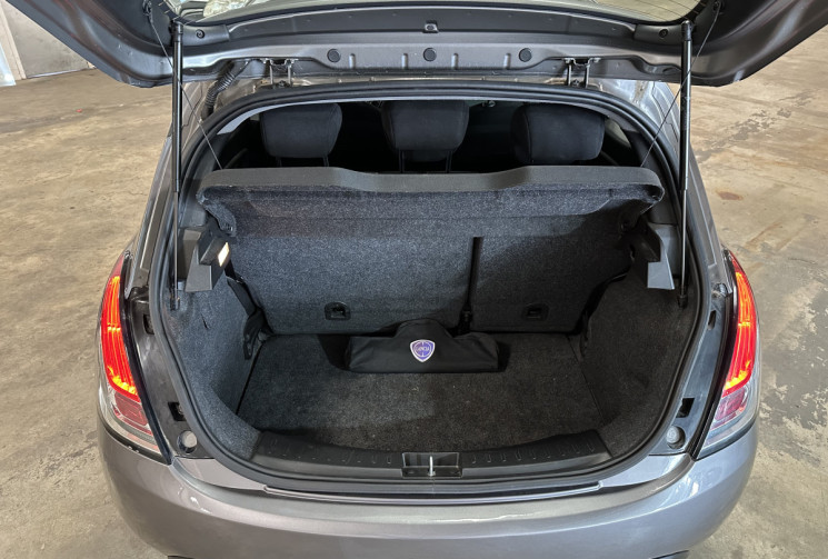 Lancia YPSILON 1.2 Gold 69 /Distribution neuve/KM vérifié/Clim/Régulateur/Idéal Jeune permis