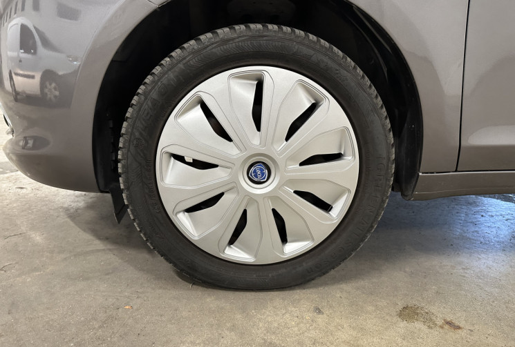 Lancia YPSILON 1.2 Gold 69 /Distribution neuve/KM vérifié/Clim/Régulateur/Idéal Jeune permis
