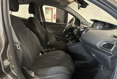 Lancia YPSILON 1.2 Gold 69 /Distribution neuve/KM vérifié/Clim/Régulateur/Idéal Jeune permis