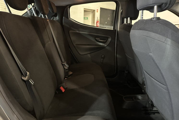 Lancia YPSILON 1.2 Gold 69 /Distribution neuve/KM vérifié/Clim/Régulateur/Idéal Jeune permis