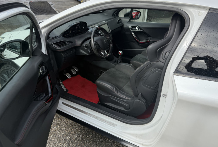 Peugeot 208 1.6 thp 208 GTI by Peugeot Sport - Suivi entretien complet