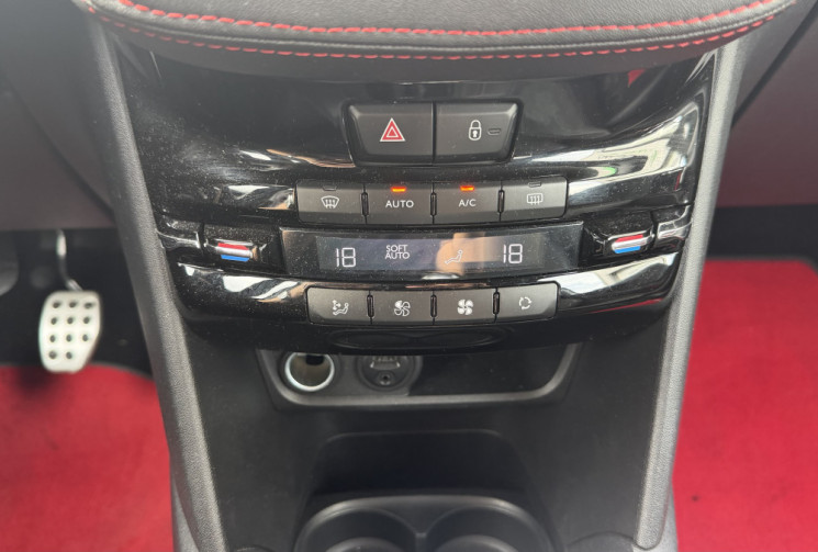 Peugeot 208 1.6 thp 208 GTI by Peugeot Sport - Suivi entretien complet
