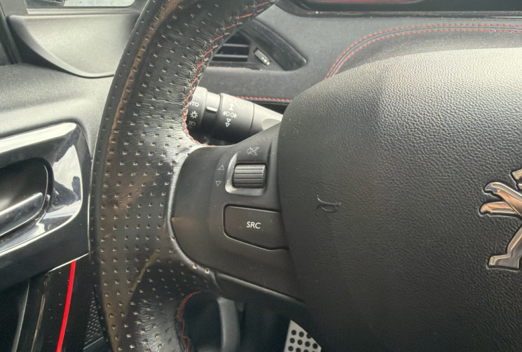 Peugeot 208 1.6 thp 208 GTI by Peugeot Sport - Suivi entretien complet