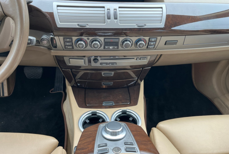 BMW SERIE 7 730 D PREMIERE MAIN