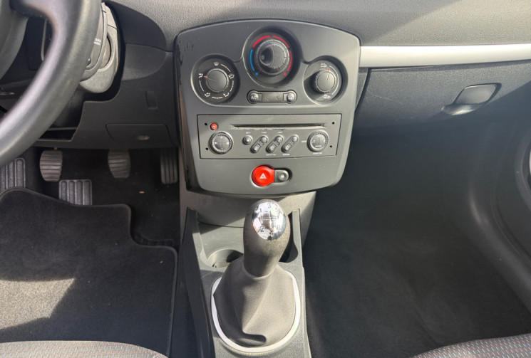 Renault Clio 1.2 16v 75ch