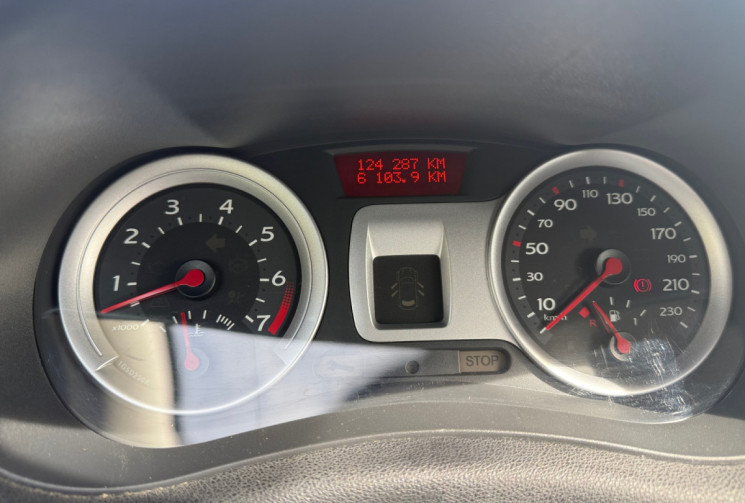 Renault Clio 1.2 16v 75ch