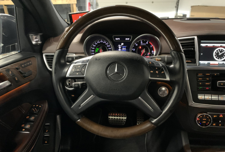 Mercedes Classe GL 63 AMG 5.5 V8 557
