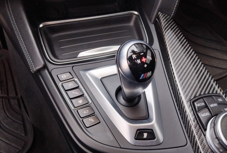 BMW M4 F82) - 3.0 431 - Toit Carbone - Suivi complet BMW