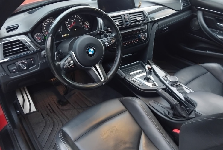 BMW M4 F82) - 3.0 431 - Toit Carbone - Suivi complet BMW