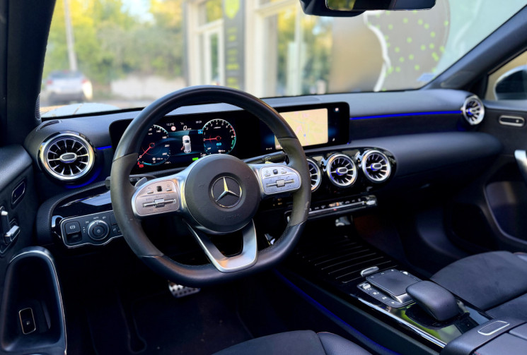 Mercedes Classe A AMG Line 250e 218 Premium Plus / Toit Ouvrant / CarPlay / Sieges chauffants