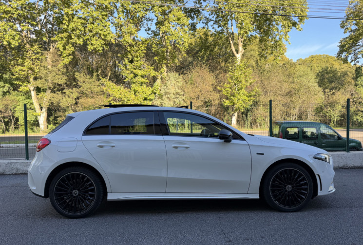 Mercedes Classe A AMG Line 250e 218 Premium Plus / Toit Ouvrant / CarPlay / Sieges chauffants