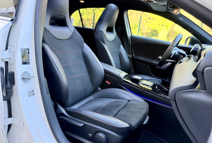 Mercedes Classe A AMG Line 250e 218 Premium Plus / Toit Ouvrant / CarPlay / Sieges chauffants