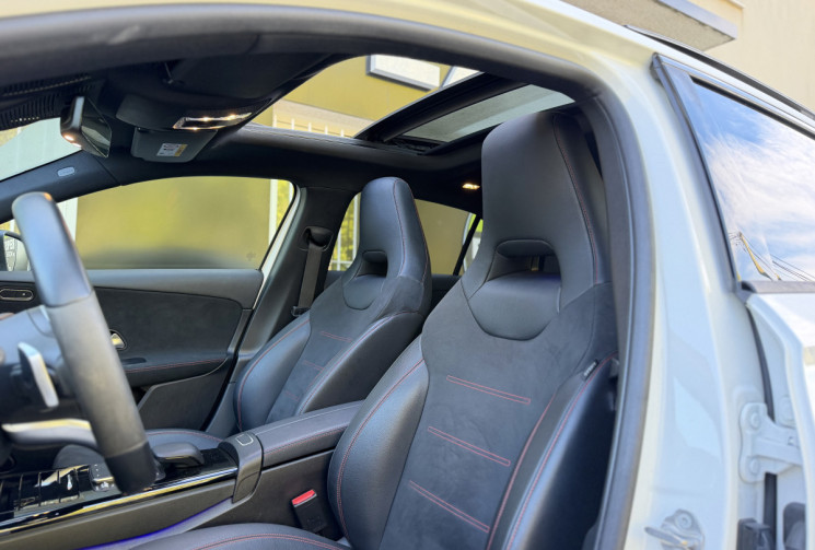 Mercedes Classe A AMG Line 250e 218 Premium Plus / Toit Ouvrant / CarPlay / Sieges chauffants