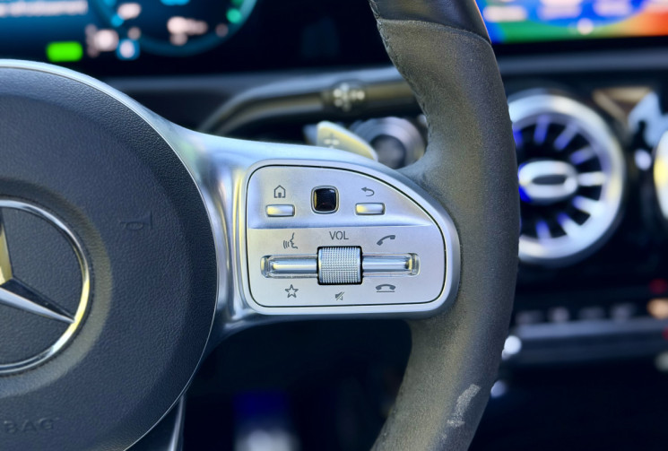 Mercedes Classe A AMG Line 250e 218 Premium Plus / Toit Ouvrant / CarPlay / Sieges chauffants