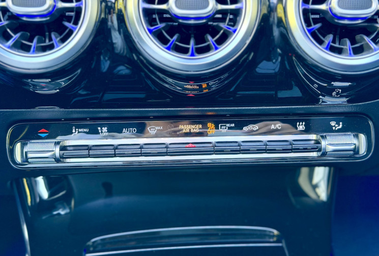 Mercedes Classe A AMG Line 250e 218 Premium Plus / Toit Ouvrant / CarPlay / Sieges chauffants